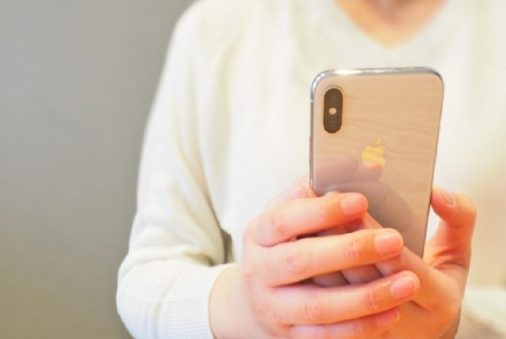 顔が見えないからこそ本音が話せる。50代女性の悩みに「電話占い」が絶対的におすすめな理由と上手な利用のコツ